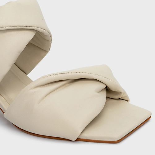 Open Mule Twist Puffy Salto Flare Couro Off White Egg Shell