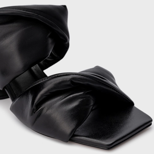 Open Mule Twist Puffy Salto Flare Couro Preto