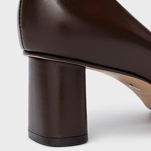 Scarpin Felícia Salto Oval Couro Marrom Dark Brown