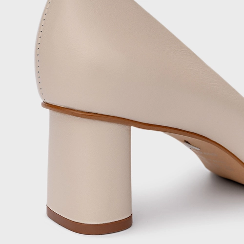 Scarpin Felícia Salto Oval Couro Off White Lait