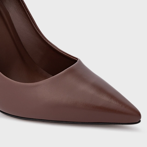 Scarpin Loretta Salto Fino Couro Marrom Chocolate