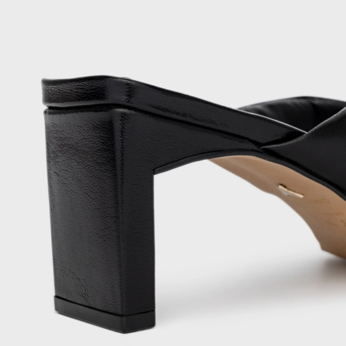 Open Mule Thong Puffy Salto Pilar Couro Preto