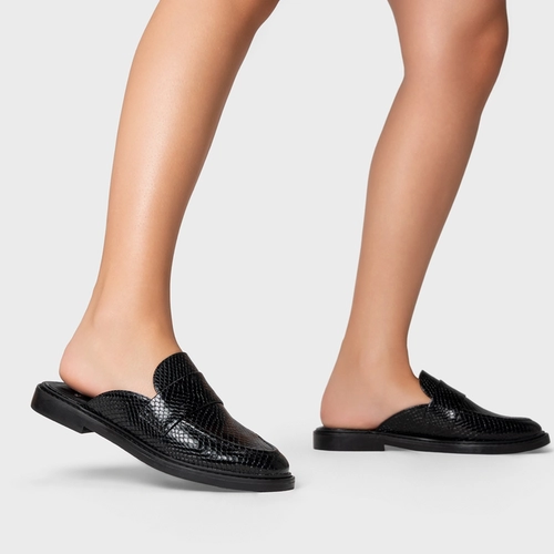 Mule Flat Clássic Couro Snake Preto