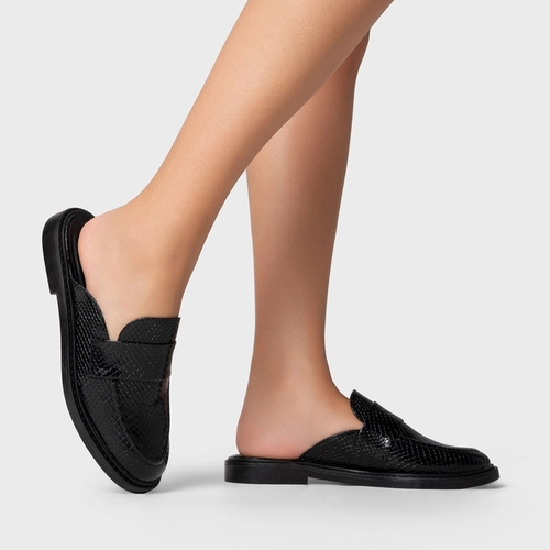Mule Flat Clássic Couro Snake Preto