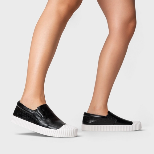 Tênis Slip On Kicks Couro Snake Revertido Preto