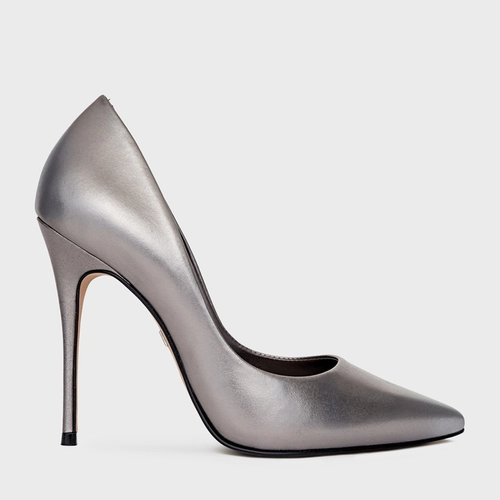 Scarpin Loretta Salto Fino Couro Metalizado Prata Antigo