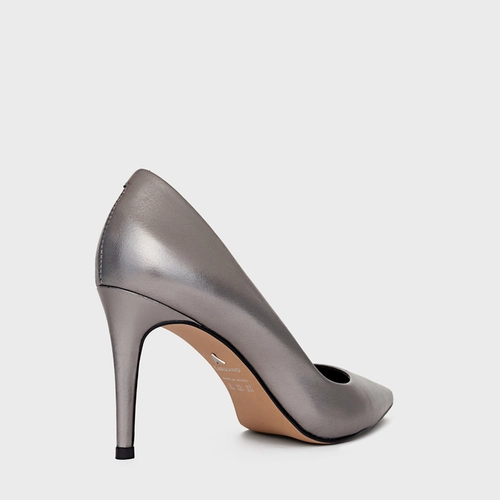 Scarpin Beatriz Salto Fino Couro Metalizado Prata Antigo