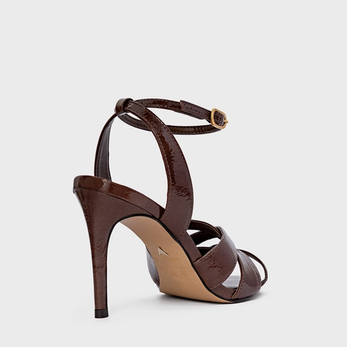Sandália Tiras Cruzadas Salto Fino Couro Verniz Marrom Brownie
