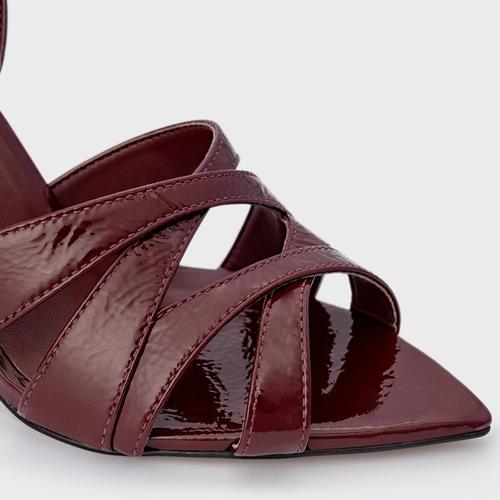 Sandália Tiras Cruzadas Salto Fino Couro Verniz Vinho Mahogany