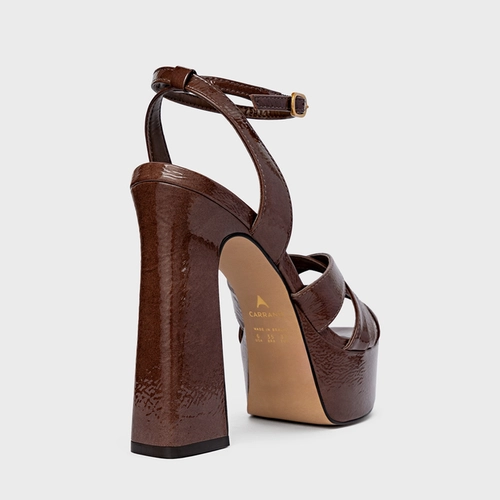 Sandália Plataforma Tiras Cruzadas Couro Verniz Marrom Brownie