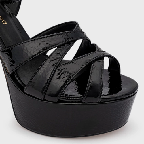 Sandália Plataforma Tiras Cruzadas Couro Verniz Preto