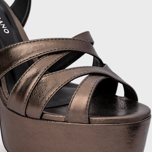 Sandália Plataforma Tiras Cruzadas Couro Metalizado Prata Old