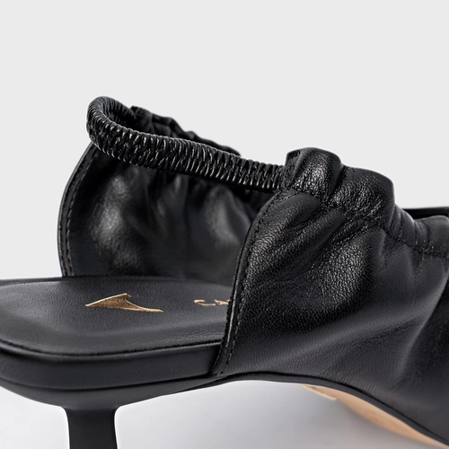 Scarpin Slingback Drape Salto Fino Couro Preto