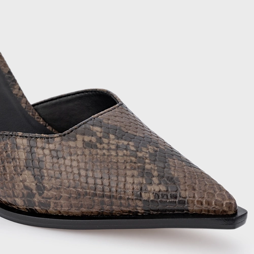 Scarpin Slingback Bico Alongado Salto Bloco Couro Snake Animal Print Fendi
