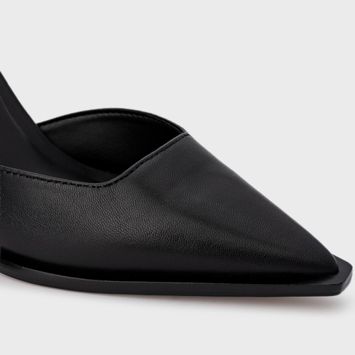 Scarpin Slingback Bico Alongado Salto Bloco Couro Preto