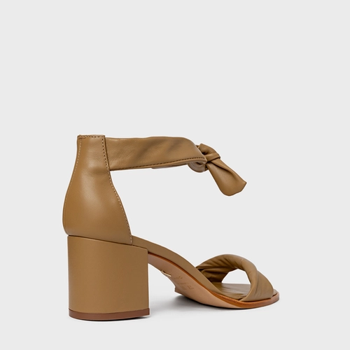 Sandália Puffy Lace Salto Bloco Médio Couro Bege Almond