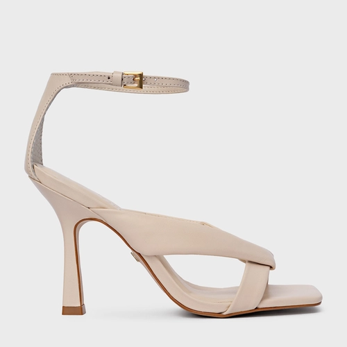 Sandália Tiras Puffy Salto Fino Couro Off White Cotton