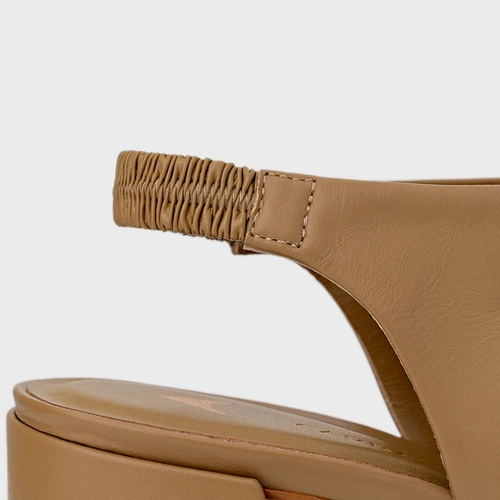 Sandal Boot Classic Salto Bloco Couro Bege Almond