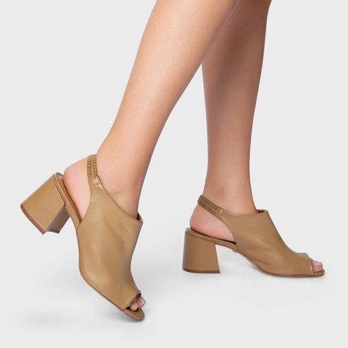 Sandal Boot Classic Salto Bloco Couro Bege Almond