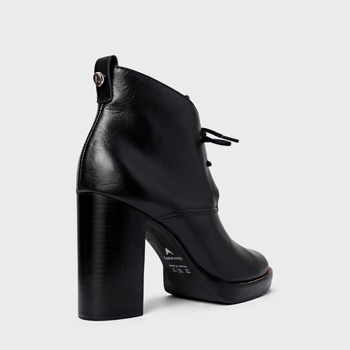 Bota Edgy Amarração Salto Bloco Couro Preto