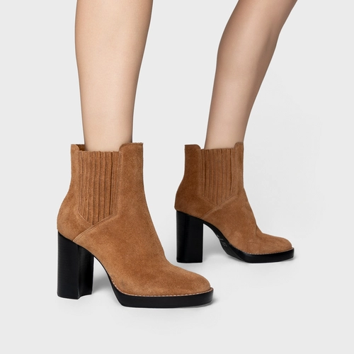 Bota Edgy Salto Bloco Couro Suede Marrom Saddle