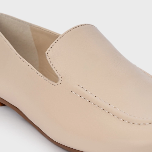 Loafer Simple Couro Off White Cotton