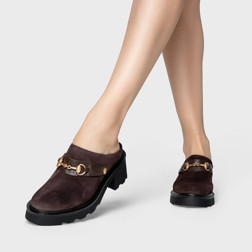 Mule Bridão Tratorado Couro Suede Marrom Ganache