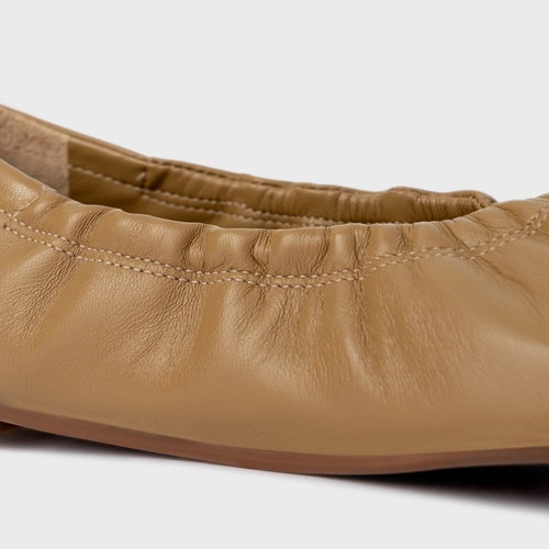 Sapatilha Ripple Bico Alongado Couro Bege Almond