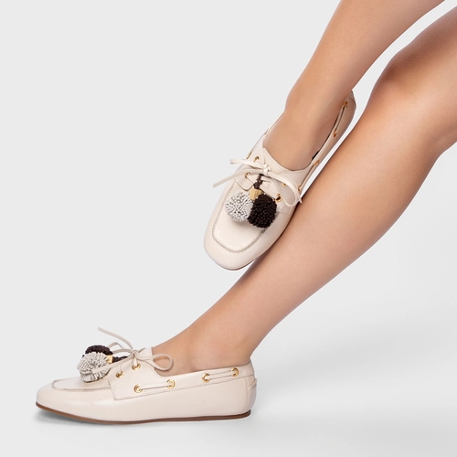 Loafer Dockside Pompom Couro Off White Cotton