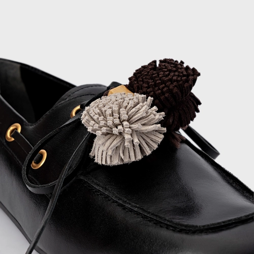 Loafer Dockside Pompom Couro Preto