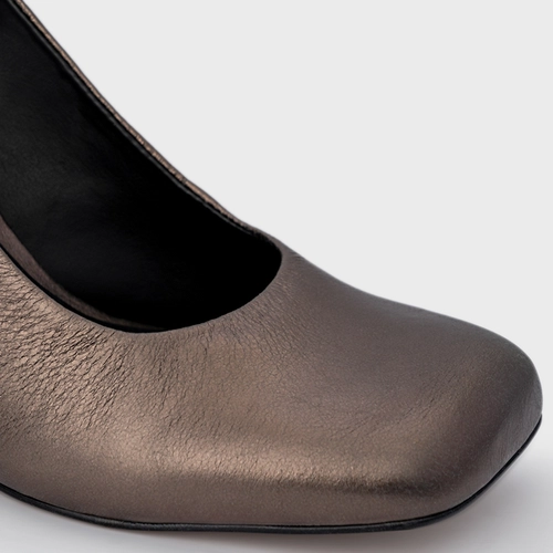 Scarpin Slingback Blown Salto Fino Couro Metalizado Prata