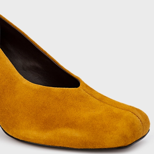 Scarpin Blown Salto Fino Couro Suede Amarelo Curcuma