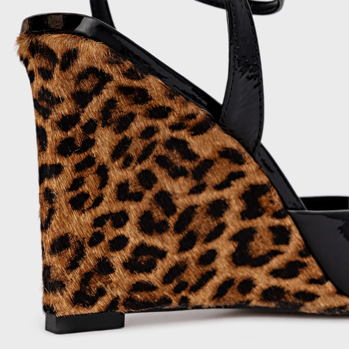 Scarpin Slingback Heritage Salto em Pelo Anabela Couro Verniz Preto