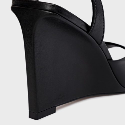 Sandália Heritage Salto Anabela Couro Preto