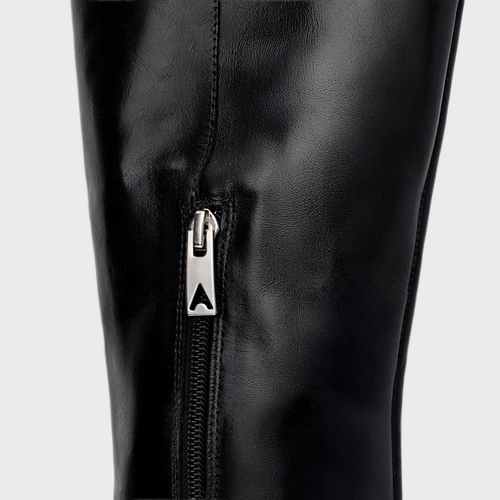 Bota Bico Alongado Cano Alto Couro Preto