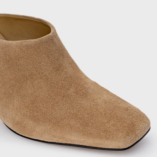 Mule Essential Salto Bloco Couro Suede Bege Almond