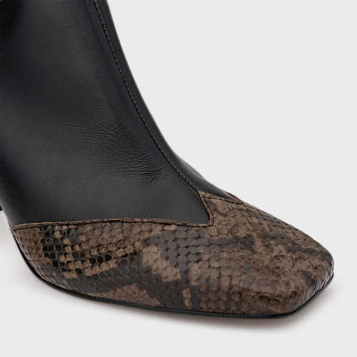 Bota Essential Snake Salto Bloco Couro Preto