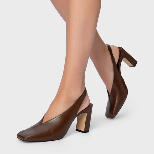 Scarpin Slingback Essential Salto Bloco Couro Marrom Brownie