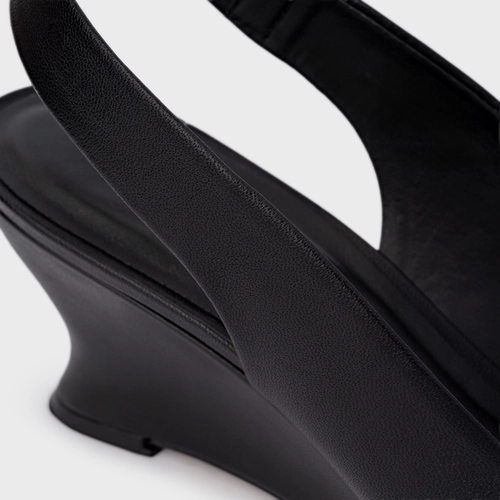 Scarpin Anabela Slim Couro Preto