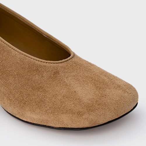 Scarpin Salto Oval Couro Suede Bege Almond