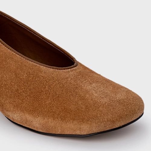 Scarpin Salto Oval Couro Suede Marrom Saddle