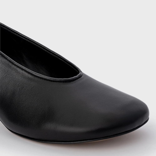 Scarpin Salto Oval Couro Preto