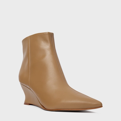 Bota Basic Anabela Slim Couro Bege Almond