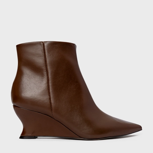 Bota Basic Anabela Slim Couro Marrom Brownie