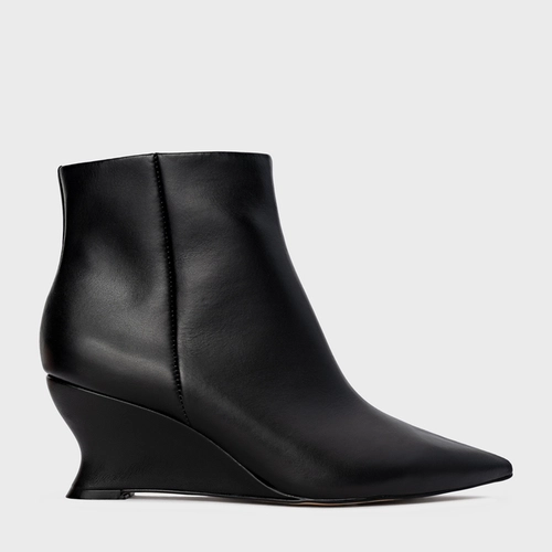 Bota Basic Anabela Slim Couro Preto