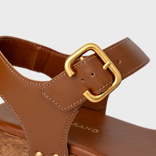 Sandália Clog Wood Studs Couro Marrom Ferrugem