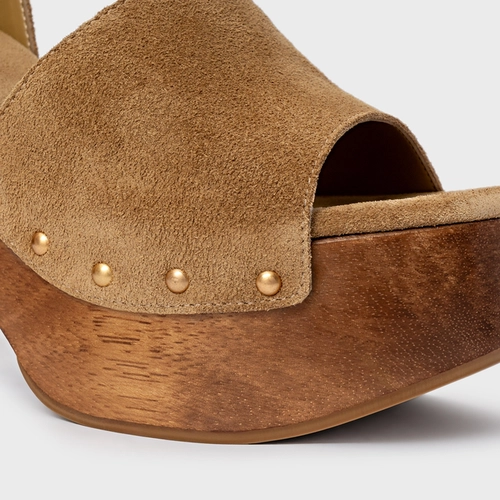 Sandália Plataforma Wood Studs Couro Suede Bege Almond
