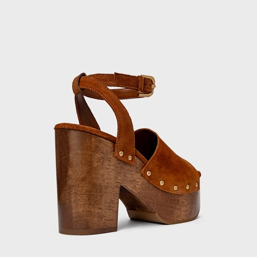 Sandália Plataforma Wood Studs Couro Suede Marrom Ferrugem