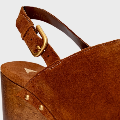Sandália Plataforma Bold Wood Studs Couro Suede Marrom Ferrugem