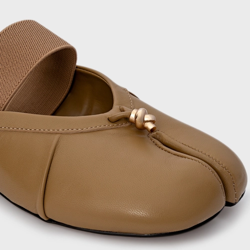 Mule Flat Tabi Couro Bege Almond